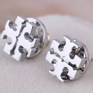 ✨Tory Burch logo studs